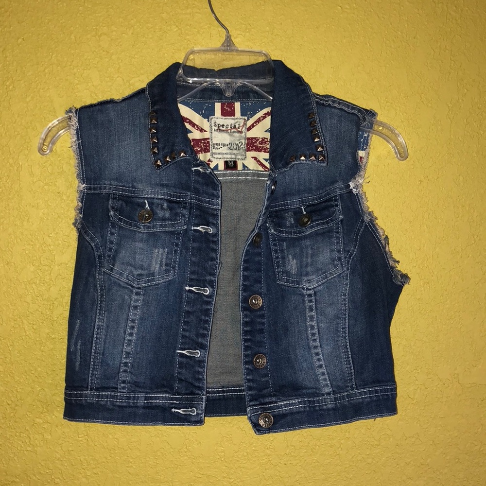 Sleeveless jean jacket by speciala jeans